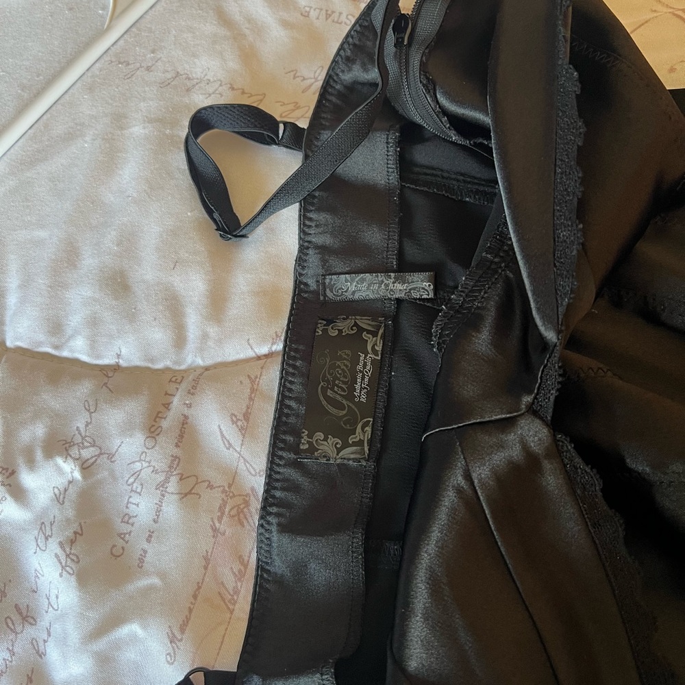 Beautiful silk guess dress size 3 - Picture 3 of 5